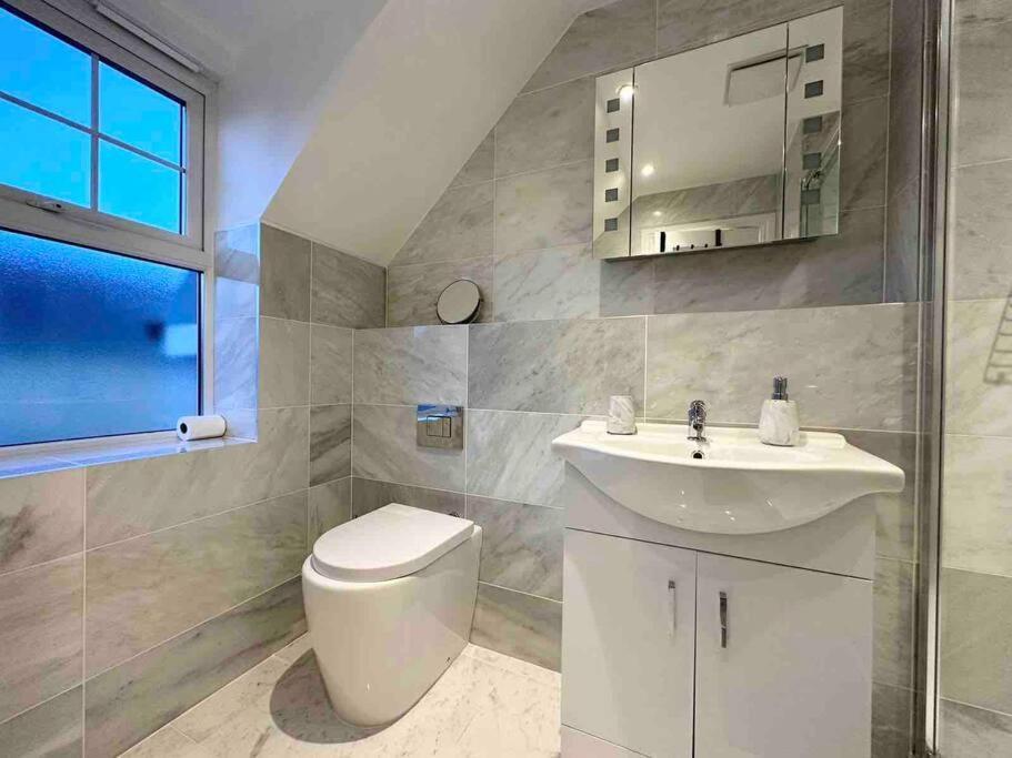 Serene Home Ideally Connected To Central London Bromley Extérieur photo